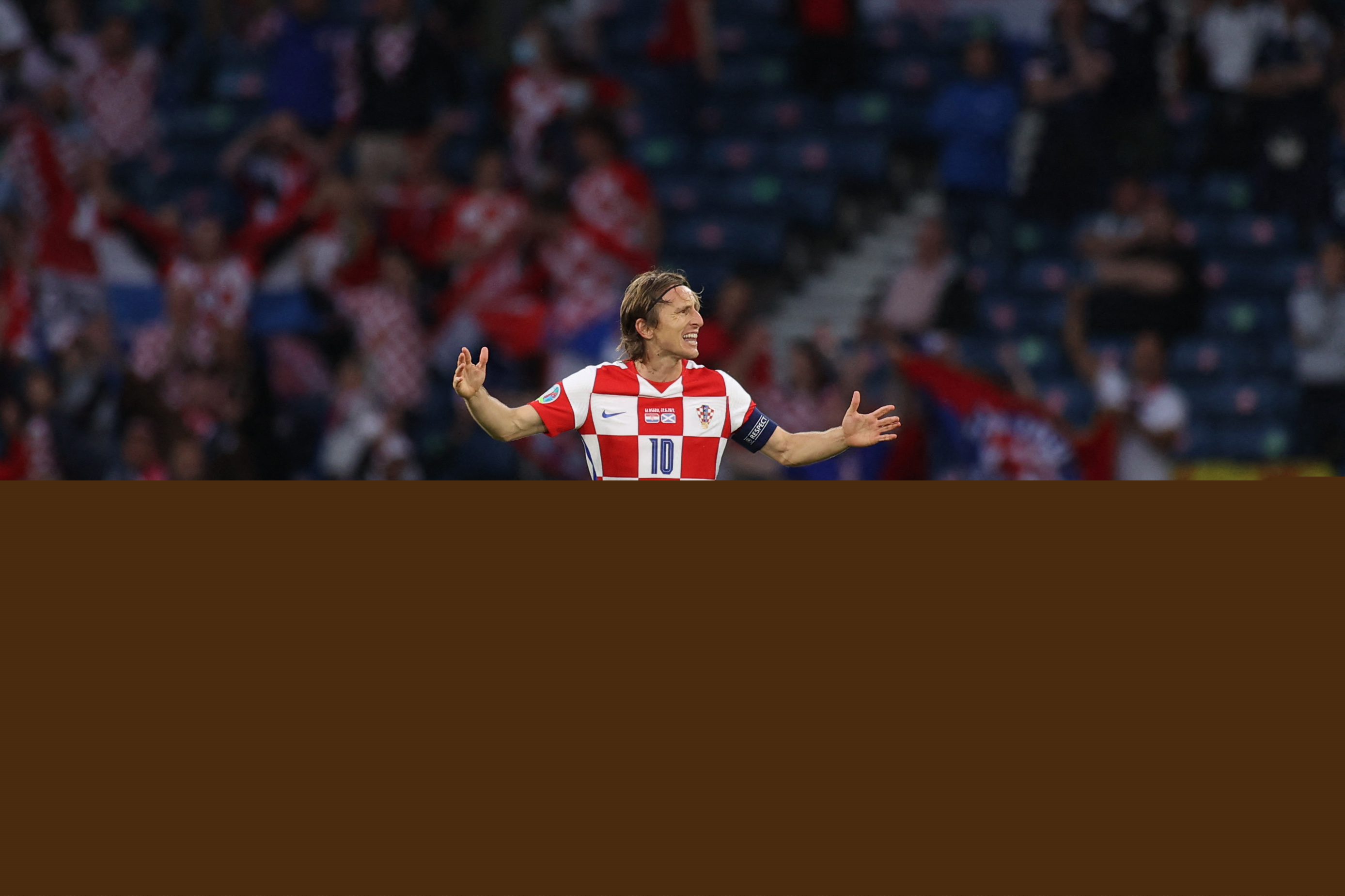 米体：罗马希望租借+买断齐尔克泽，买断费将不低于3500万欧