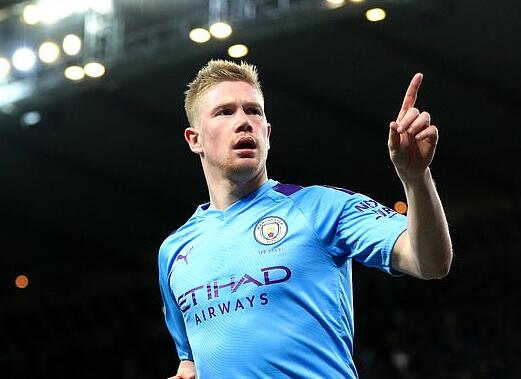 小将赛后拥抱母亲太感人